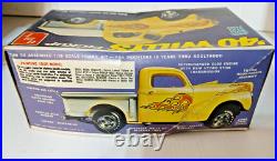 Amt 40 Willys Pickup VINTAGE Model Kit 1/25 scale