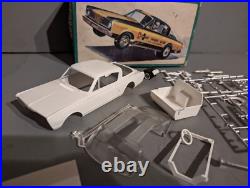 Amt 6776-150 1/25 Original Issue Hurst Hemi Under Glass Barracuda Scale Model