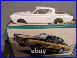 Amt 6776-150 1/25 Original Issue Hurst Hemi Under Glass Barracuda Scale Model
