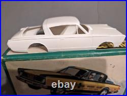 Amt 6776-150 1/25 Original Issue Hurst Hemi Under Glass Barracuda Scale Model