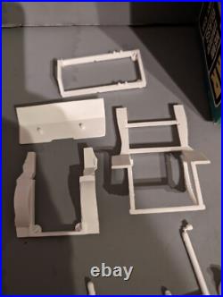 Amt 6776-150 1/25 Original Issue Hurst Hemi Under Glass Barracuda Scale Model