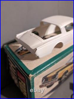 Amt 6776-150 1/25 Original Issue Hurst Hemi Under Glass Barracuda Scale Model