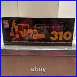 Amt Ertl John Deere Backhoe Loader Plastic Model Kit Factory Sealed 125