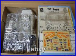 Amt Ford'32 Sedan Street Rods 1/25 Model Kit #16778