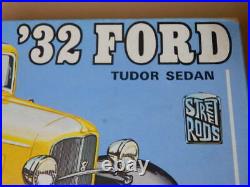 Amt Ford'32 Sedan Street Rods 1/25 Model Kit #16778