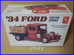 Amt Ford Custom Stake'34 1/25 Model Kit #16781