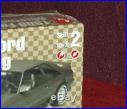 Amt Fox Body 1988 Ford Mustang Plastic Model Kit 1/25 Skill Level 2