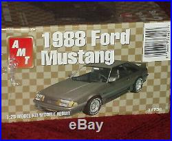 Amt Fox Body 1988 Ford Mustang Plastic Model Kit 1/25 Skill Level 2