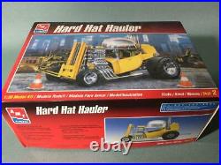 Amt Hard Hat Hauler 1/20 Model Kit #15243