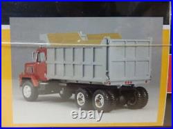Amt International Paystar 5000 Dump Truck Construction 1/25 Model Kit #16780