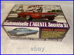 Amt Mademoiselle L'agente Secrete 97 Original Kit! Circa 1971! Sealed