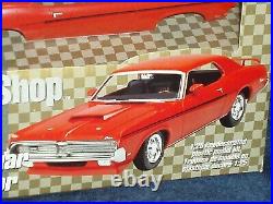 Amt Pro Shop 1969 Mercury Cougar 1/25 Prepainted Plastic Model Kit