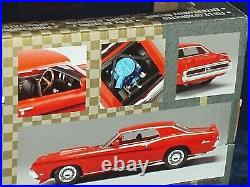 Amt Pro Shop 1969 Mercury Cougar 1/25 Prepainted Plastic Model Kit