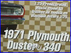 Amt Pro Shop 1971 Plymouth Duster 340 Green 1/25 Prepainted Plastic Model Kit