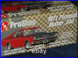 Amt Pro Shop 1971 Plymouth Duster 340 Green 1/25 Prepainted Plastic Model Kit