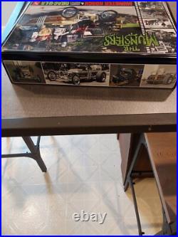 Amt The Muhsters Special Edition