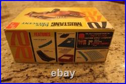 Amt Y729-200 Mustang Mach 1 Blue Crescent