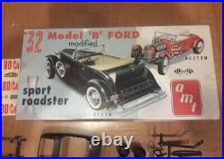 Antique Amt Model Kit 1932 Model B Ford Roadster In Box. 3 In One Kit