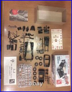 Antique Amt Model Kit 1932 Model B Ford Roadster In Box. 3 In One Kit