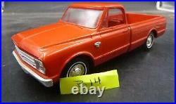 B14 Vintage 1967 Chevy C-10 Pickup Promo Red 1/25 Model Car Mountain