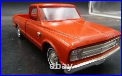 B14 Vintage 1967 Chevy C-10 Pickup Promo Red 1/25 Model Car Mountain