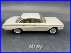 B20 AMT 1961 Pontiac Tempest 4 door annual built 1/25 MODEL Car McM