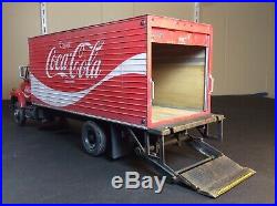 Built 1/25 Amt Coca Cola Ford Short Hauler Model Truck