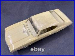 C16 Johan 1970 Oldsmobile Cutlass vintage Promo model 1/25 McM PAINTED