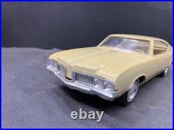 C16 Johan 1970 Oldsmobile Cutlass vintage Promo model 1/25 McM PAINTED
