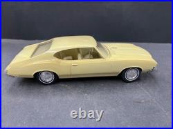 C16 Johan 1970 Oldsmobile Cutlass vintage Promo model 1/25 McM PAINTED