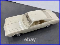 C4 amt 1969 Buick Riviera hardtop vintage Promo model 1/25 McM