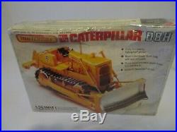 Caterpillar Yellow Dozer D8H 125 Scale Matchbox AMT Model Kit in Box