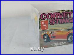 Corvette Stingray Convertible AMT 125 Model Kit # Y718