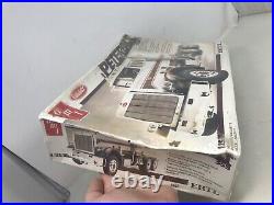 Damaged box Peterbilt 359 Semi truck Model Kit By Ertl/Amt 1/25th Scale SEALED