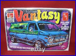 Dirty Donny's Vantasy 1970s Chevy Van G10 Street Custom AMT 125 Model Kit 691