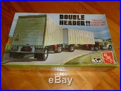 Double Header Doubles Vans Trailer Amt 38684 Model Kit Plastic 1/25 F/s Sealed