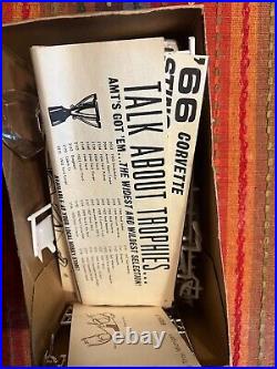 E1 Vintage AMT 1966 Corvette Stingray Fast-Back 1/25 Model Kit 6926-150 Bt1