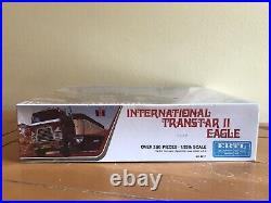 ERTL 1/25 International Transtar II Eagle & AMT 1/25 Flatbed Trailer F/S