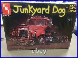 Ertl Amt 1967 Mack Truck Junkyard Dog 1/25 Scale Model Kit