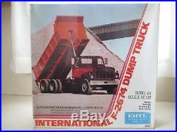 Ertl / Amt International F-2674 Tandem Axle Dump Truck Model Kit (sealed)