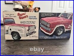 Ford Courier Pick Up'Firestones Super Stones', Model Kit 1/25, By AMT