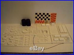 Htf! Amt Kenworth /challenge Transit Mixer 1/25 Scale Model Kit Box Open