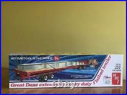 Italeri 1/24 Australian Truck and AMT 1/25 Extendable Heavy Duty Flatbed Trailer