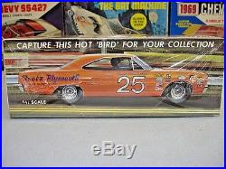 Johan 1970 Plymouth Road Runner Annual Issue C-1470200 70 1/25 Amt Mpc Mint F/s