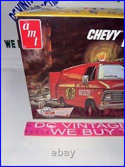 L@@k! Rare Factory-sealed # Amt812/12 Vintage Amt Chevy Rescue Van Kit