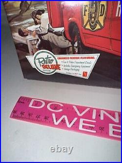 L@@k! Rare Factory-sealed # Amt812/12 Vintage Amt Chevy Rescue Van Kit