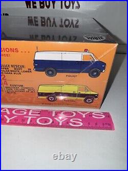 L@@k! Rare Factory-sealed # Amt812/12 Vintage Amt Chevy Rescue Van Kit