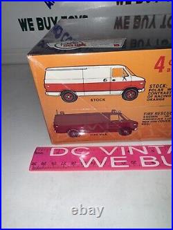 L@@k! Rare Factory-sealed # Amt812/12 Vintage Amt Chevy Rescue Van Kit