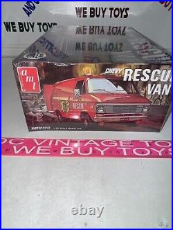 L@@k! Rare Factory-sealed # Amt812/12 Vintage Amt Chevy Rescue Van Kit