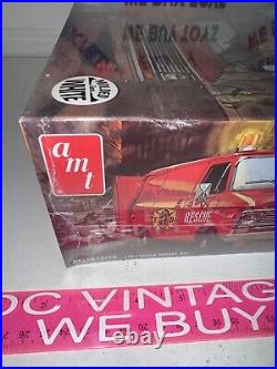L@@k! Rare Factory-sealed # Amt812/12 Vintage Amt Chevy Rescue Van Kit